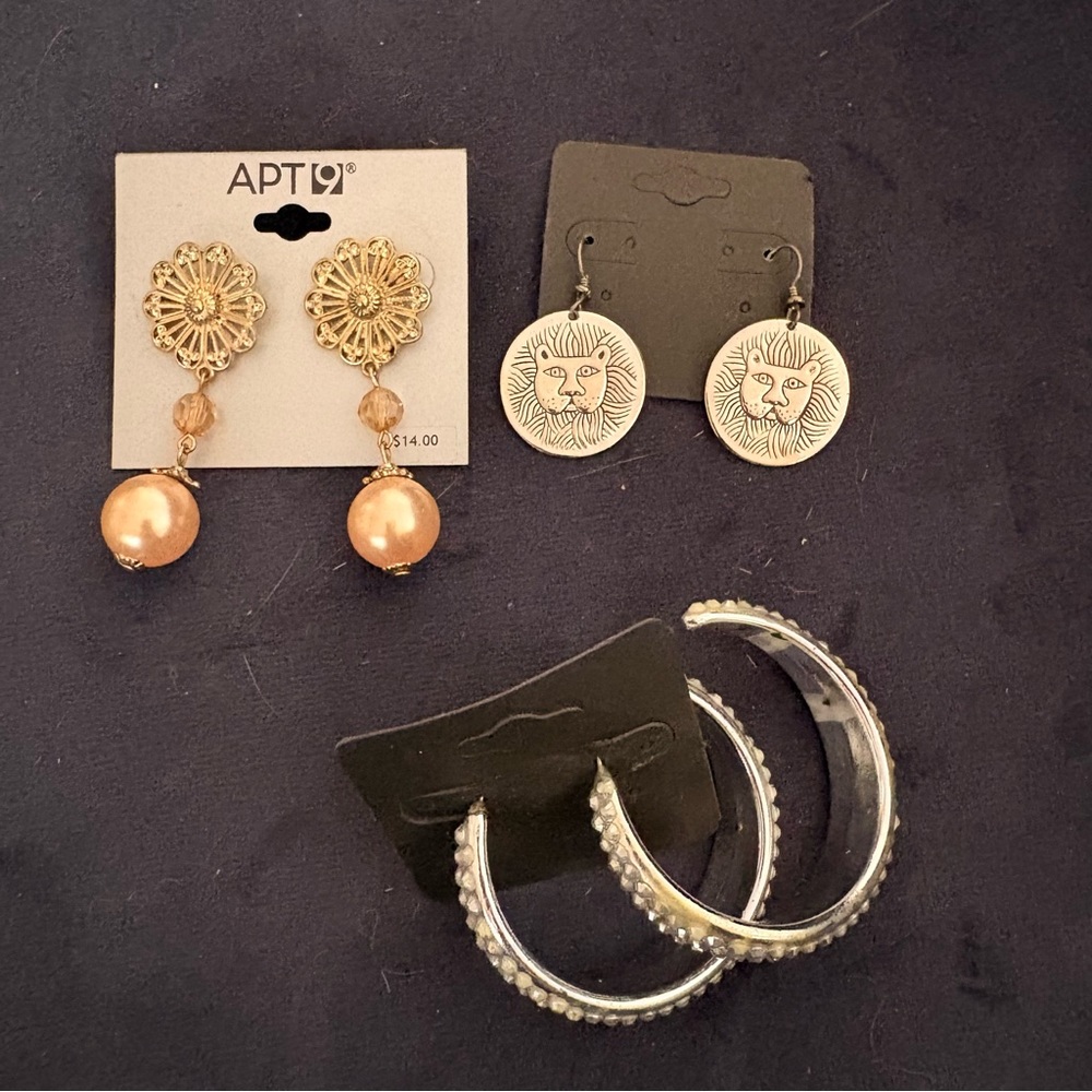3 pairs of earrings